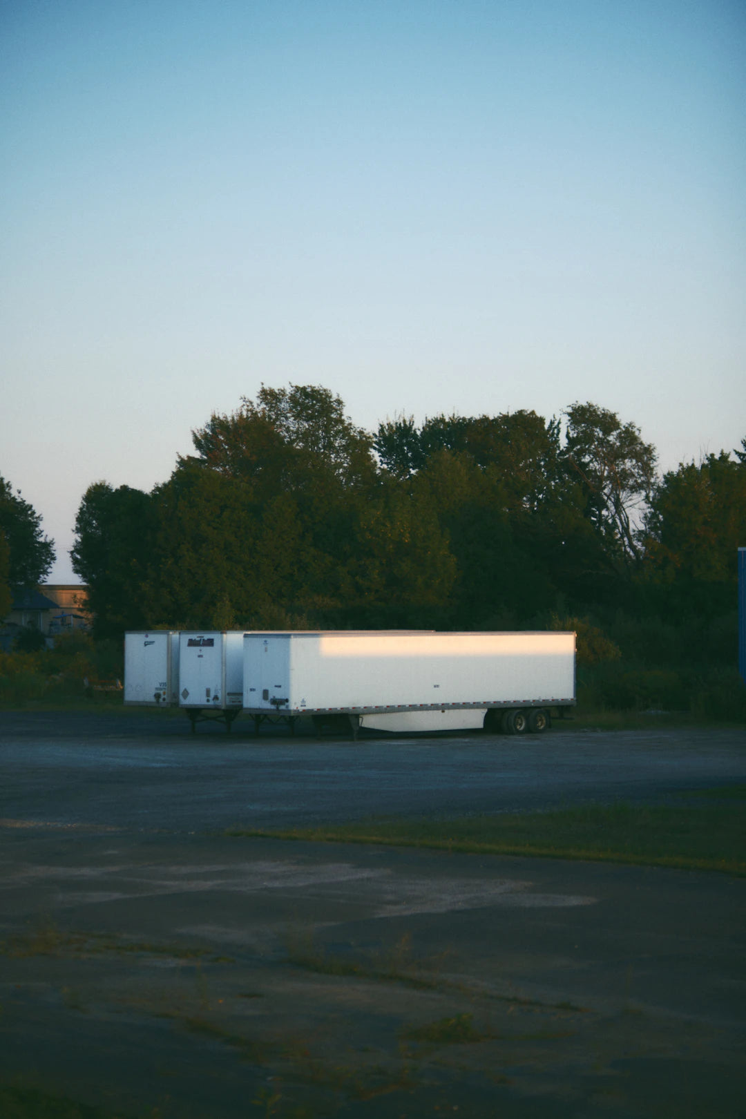 Choosing the Perfect Replacement Parts for Your Trailer